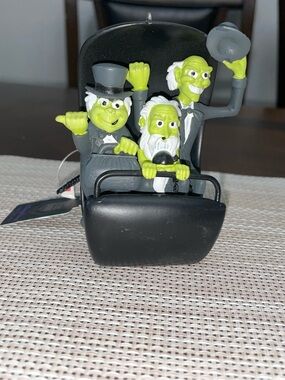 Disney Parks Haunted Mansion Hitchhiking Ghosts Ornament Halloween New w Tag